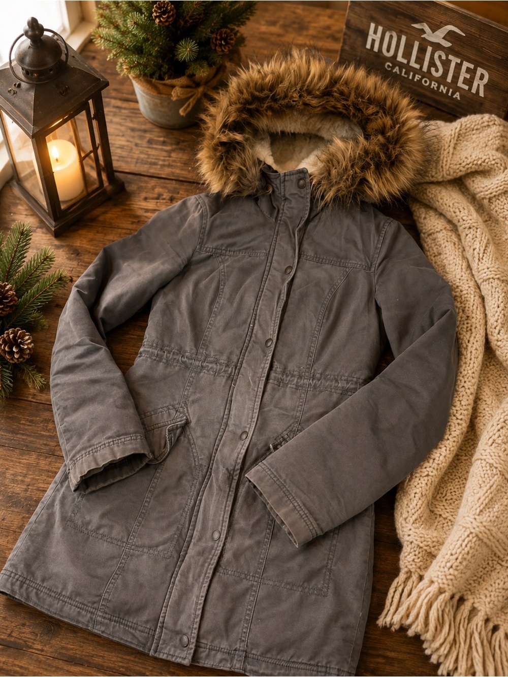 Hollister Women's Green Parka Coat with Faux Fur Hood